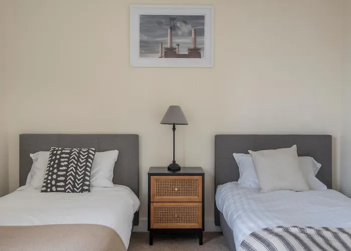 The Lockton - Portobello Road