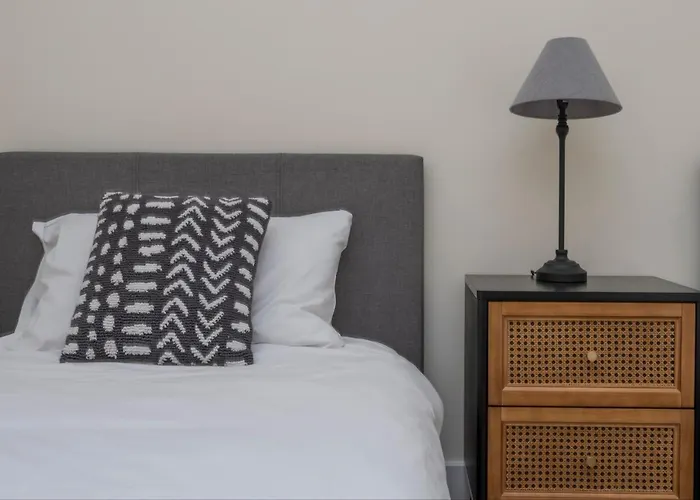 The Lockton - Portobello Road