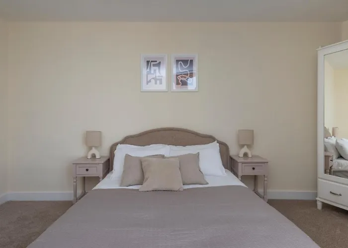 The Lockton - Portobello Road